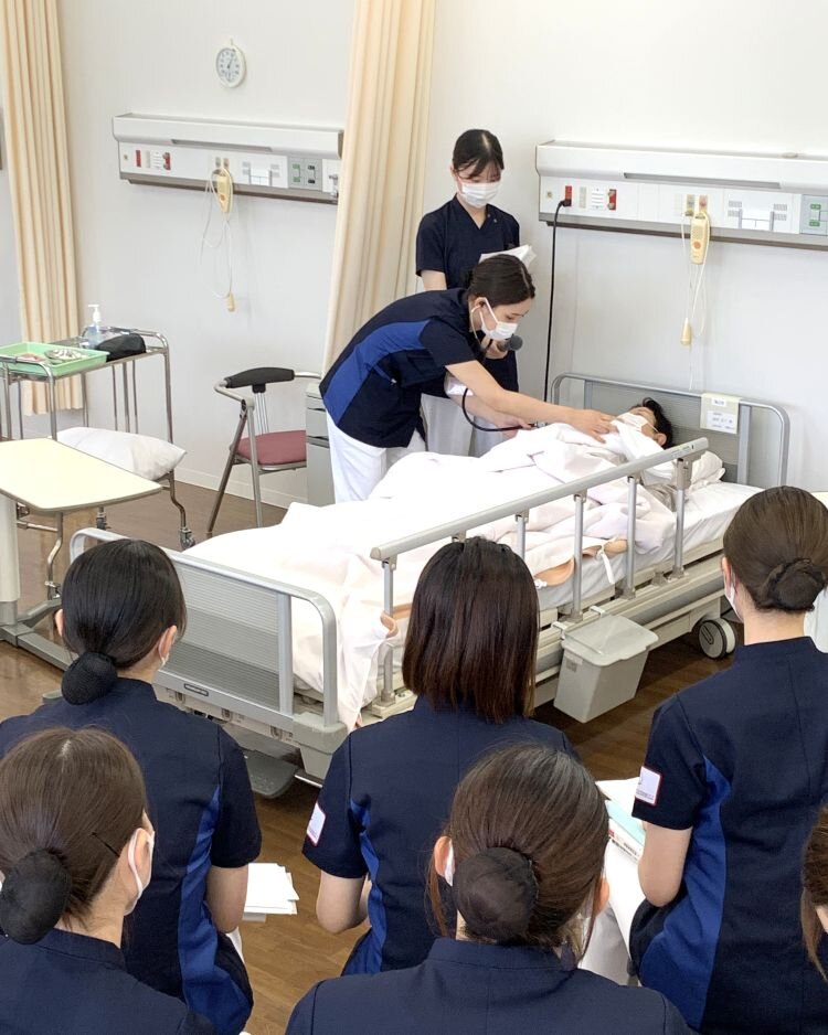 2年生「ヘルスアセスメント」で模擬患者さんを対象とした